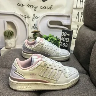 एडिडास बेज पिंक Low-Top Cupsole लाइफस्टाइल स्नीकर्स