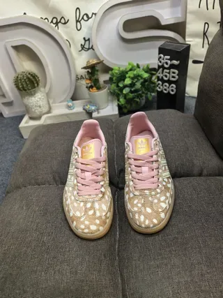 Adidas Beige Pink Polka-Dot Printed Upper Lining And Laces Lifestyle Sneakers 10
