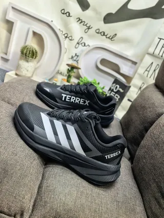 Adidas Black Orange Engineered Mesh Upper Three-Stripe Side Panel Running Shoes 7