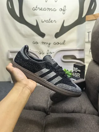 Adidas 黑色银色水晶装饰低帮休闲运动鞋 5