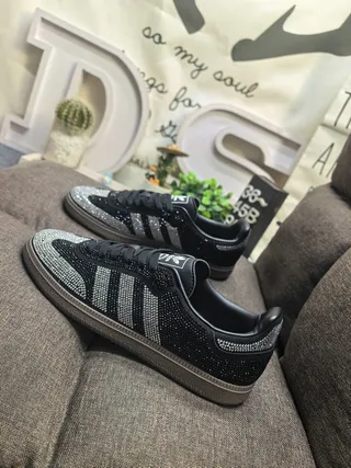 Adidas 黑色银色水晶装饰低帮休闲运动鞋 7