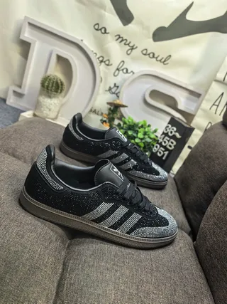 Adidas 黑色银色水晶装饰低帮休闲运动鞋 9