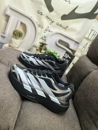 Adidas Black Silver Streamlined Low-Top Perforated Mesh Upper Running Shoes 7