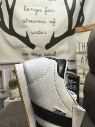 أحذية كرة قدم داخلية Adidas أسود أبيض بدون لاس سلايب أون جلد علوي 23