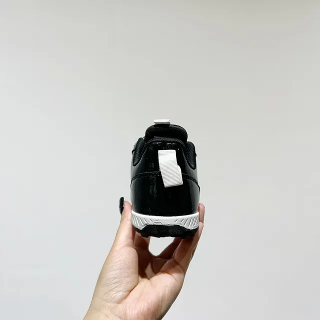 Adidas Noir Blanc Fermeture Rotational Dial Matière Synthétique Patentée Partie Supérieure Chaussures de Football Indoor 13