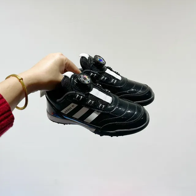 Adidas Noir Blanc Fermeture Rotational Dial Matière Synthétique Patentée Partie Supérieure Chaussures de Football Indoor 17
