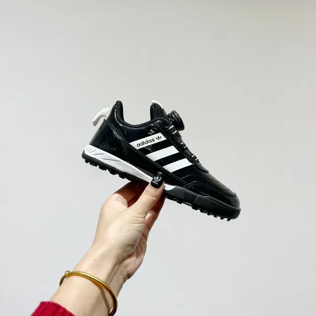 Adidas Noir Blanc Fermeture Rotational Dial Matière Synthétique Patentée Partie Supérieure Chaussures de Football Indoor 18