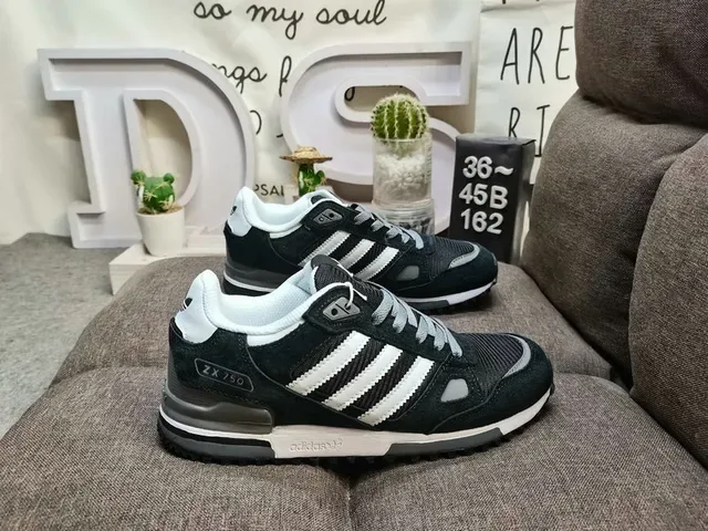 Adidas Black Yellow Retro Runner Silhouette Suede And Mesh Upper Lifestyle Sneakers 11