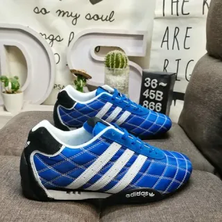 Adidas नीला काला क्विल्टेड डायमंड-पैनल ऊपरी तीन सफेद धार लाइफस्टाइल स्नीकर्स