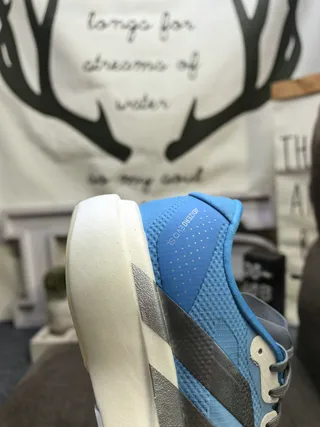 Adidas Bleu Gris Chaussures De Course Avec Upper En Maille Léger Et Semelle Intermédiaire En Mousse Sculptée 3