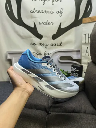Adidas Bleu Gris Chaussures De Course Avec Upper En Maille Léger Et Semelle Intermédiaire En Mousse Sculptée 5