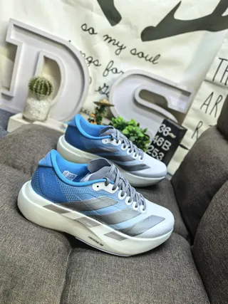 Adidas Bleu Gris Chaussures De Course Avec Upper En Maille Léger Et Semelle Intermédiaire En Mousse Sculptée 9