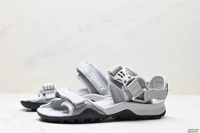 Adidas Gray Black Multi-Strap Adjustable Buckle Closure Casual Sandals 6