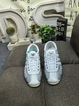 Adidas Gray White Metallic Silver Upper Embroidered Bow Details Lifestyle Sneakers 10
