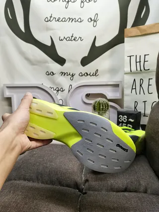 Adidas 绿色 黑色 霓虹黄 网面鞋面 三条纹 侧边品牌 生活方式运动鞋 4