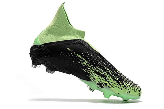 Adidas Chaussures de football Vert Noir avec Upper en Knit de type chaussette, Cage Asymétrique TPU en terrain ferme 10