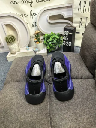 Adidas Hyperboost Purple and Black Running Shoes 8