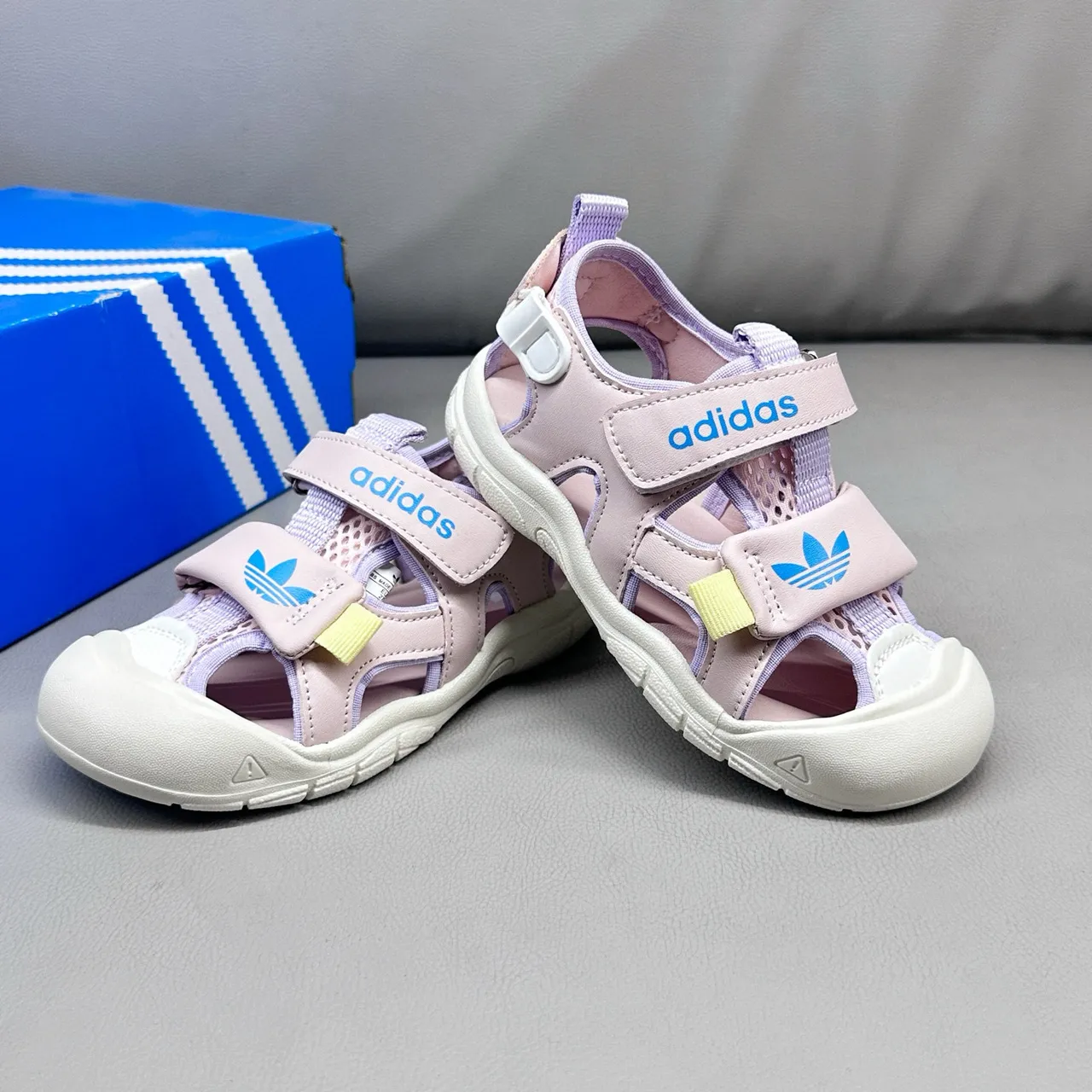 Adidas Enfants Sandales Casual Rose Multi-Strap Velcro 9