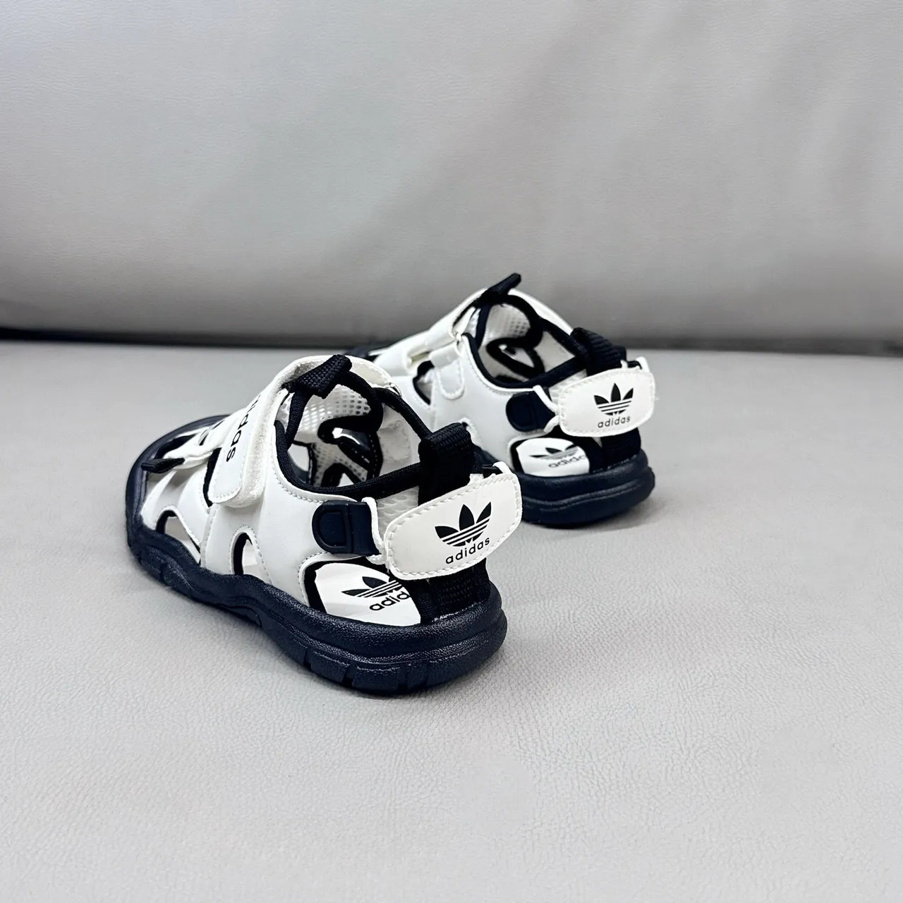 Adidas Enfants Sandales Casual Rose Multi-Strap Velcro 10