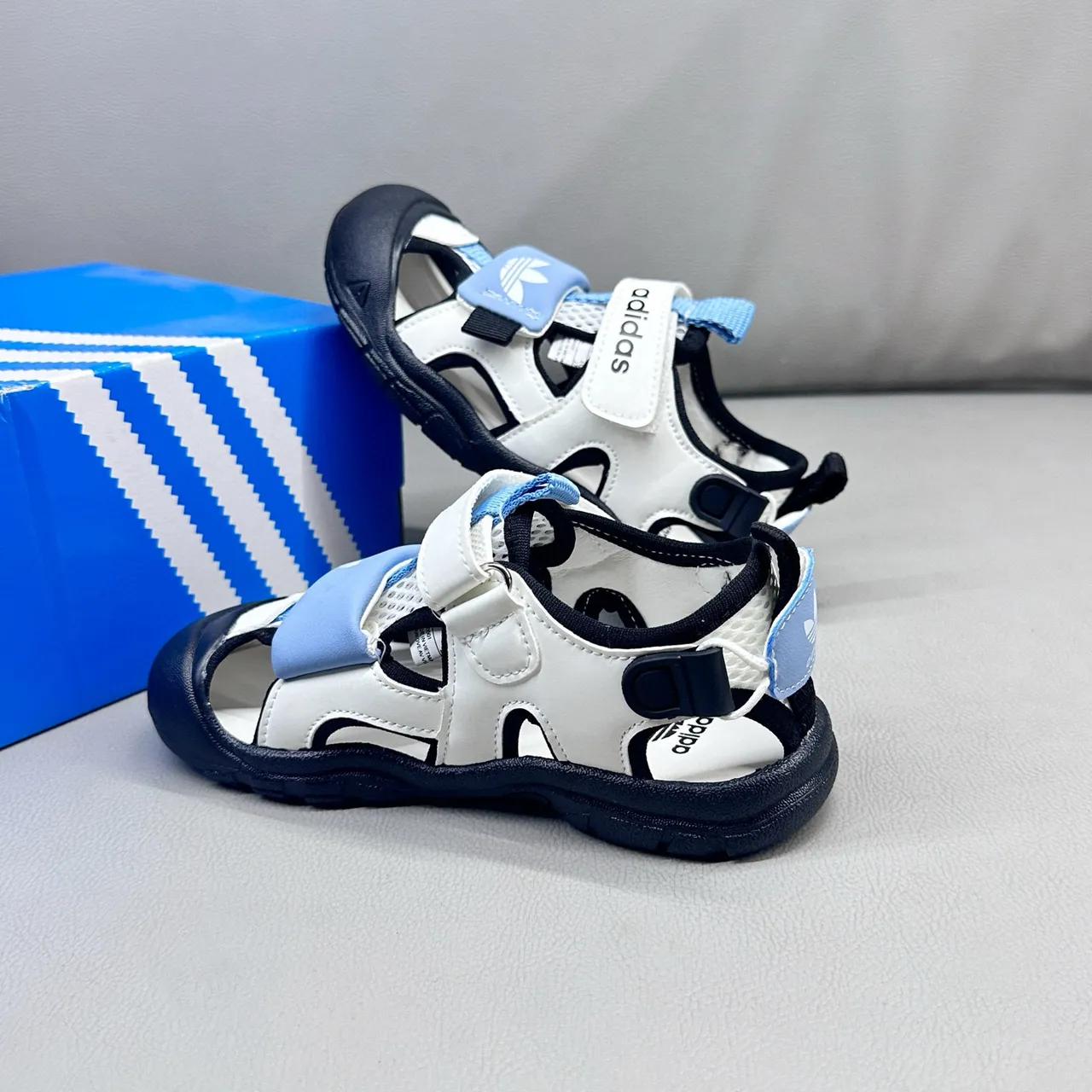 Adidas Enfants Sandales Casual Rose Multi-Strap Velcro 23