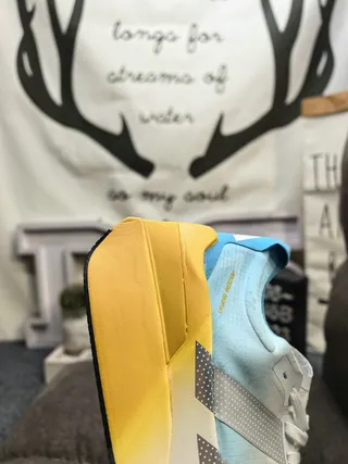 Adidas Lightstrike Pro Blanco Azul Esculpido Mediasuela Gradiente Amarillo Suela Zapatillas de correr 3