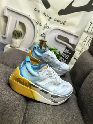 Adidas Lightstrike Pro Blanco Azul Esculpido Mediasuela Gradiente Amarillo Suela Zapatillas de correr 9