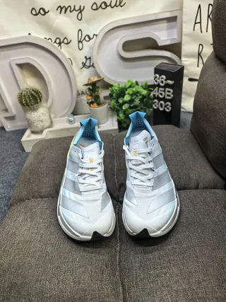 Adidas Lightstrike Pro Blanco Azul Esculpido Mediasuela Gradiente Amarillo Suela Zapatillas de correr 10