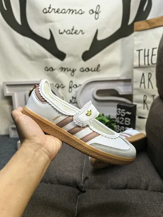 Adidas Mary Jane blanc et marron sans lacets avec ourlet ondulé Mary Jane Shoes 5