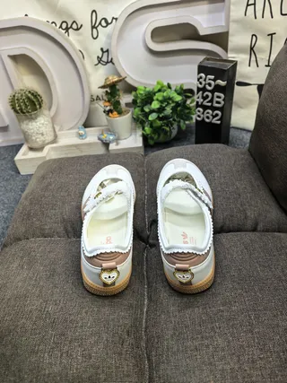 Adidas Mary Jane blanc et marron sans lacets avec ourlet ondulé Mary Jane Shoes 8