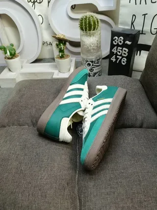 Adidas Navy Beige Low-Top Suede-Leather Mix Lifestyle Sneakers 6