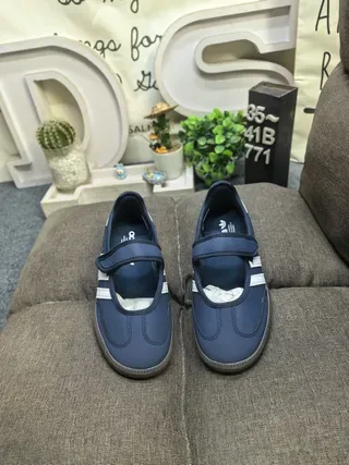 Adidas Navy White Laceless Velcro Strap Three-Stripe Side Panel Lifestyle Sneakers 10