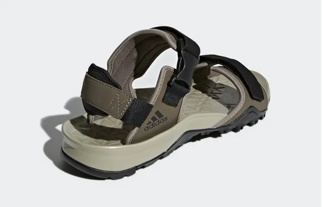 Adidas Sandales Casual Vert Olive et Noir 2