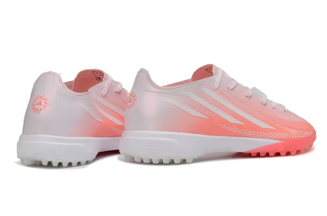 Adidas Chaussures de Football Turf encolure basse upper synthétique colorway dégradé rose blanc 5