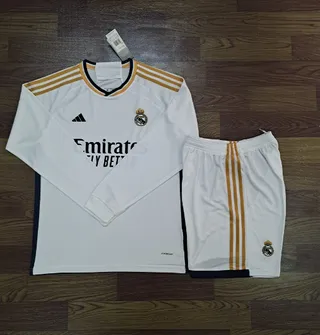 Adidas Real Madrid survêtement à rayures blanches et dorées 3