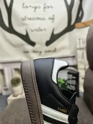Adidas Samba Chaussures Lifestyle Noires et Blanches 3