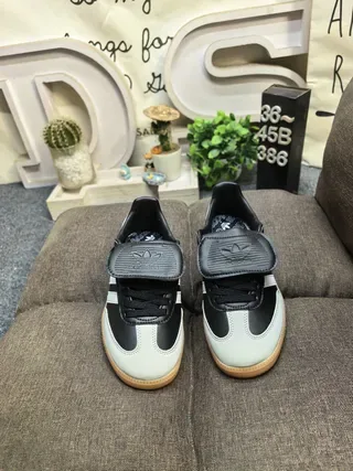 Adidas Samba Noir Blanc Gomme Lifestyle 10