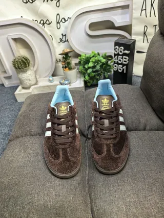 Adidas Samba OG Marrom Off-White Azul Claro Tênis Lifestyle 2