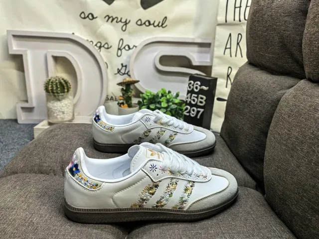Adidas Samba White Black Low-Top Cupsole Suede-Like Upper Lifestyle Sneakers 11