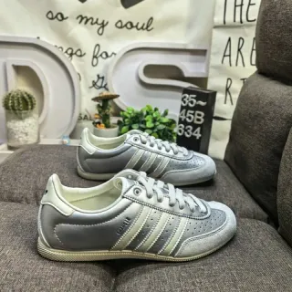 Adidas Silver Beige Retro Runner Metallic Lifestyle Sneakers