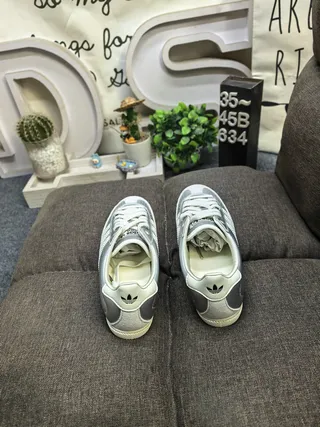 Adidas Silver Beige Retro Runner Metallic Lifestyle Sneakers 8