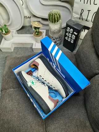 Adidas Stan Smith Beige Blue Low-Top Perforated Toe Lifestyle Sneakers 3