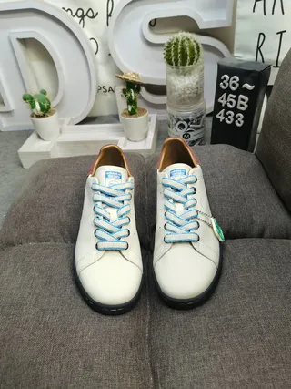 Adidas Stan Smith Beige Blue Low-Top Perforated Toe Lifestyle Sneakers 10