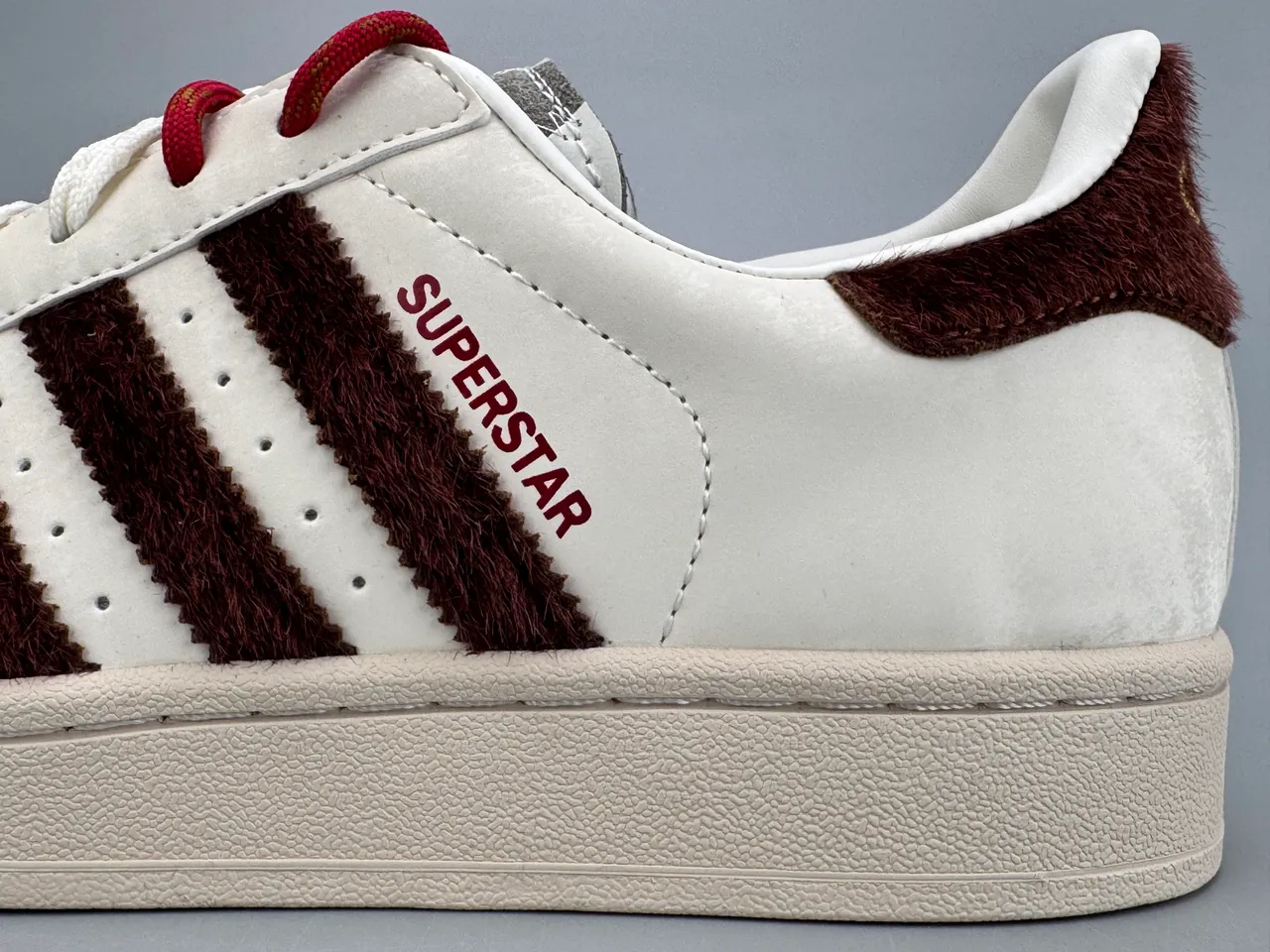 Adidas Superstar Off-White e Burdeos Tênis Lifestyle 7