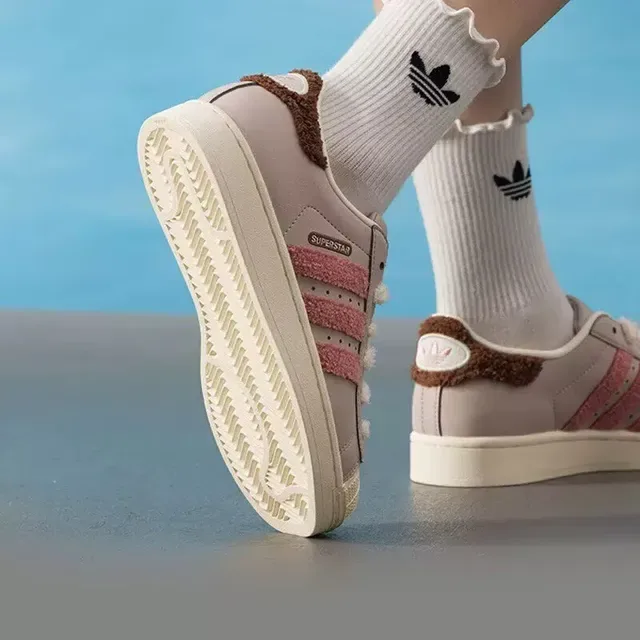 Adidas Superstar पिंक फजी स्ट्राइप लाइफस्टाइल स्नीकर 3