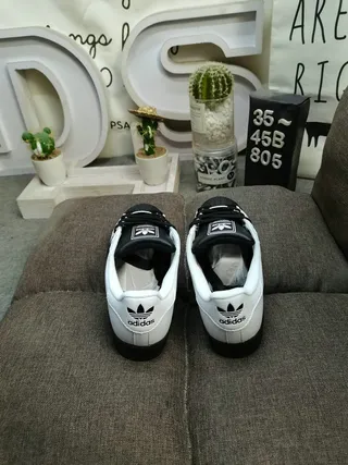 Adidas Superstar Branco e Preto Lifestyle Sneakers 8
