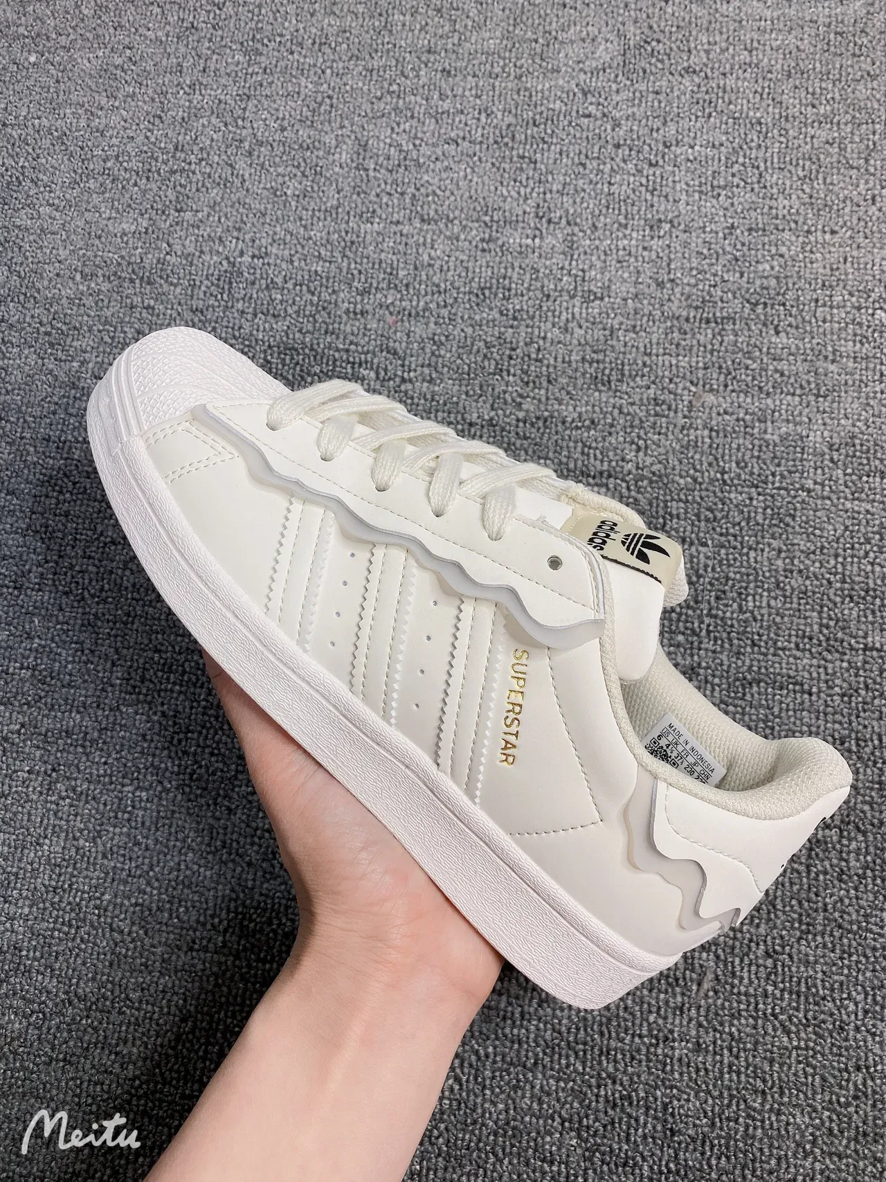 Adidas Superstar White Gold Shell-Toe Wavy Overlay Lifestyle Sneakers 3