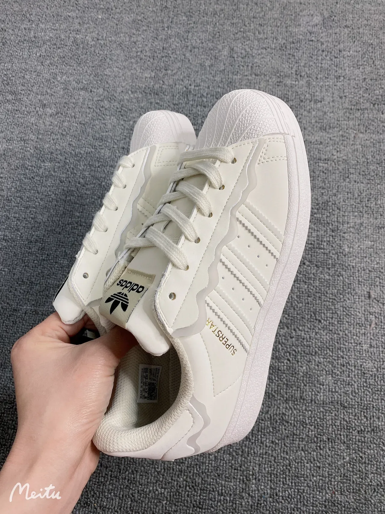 Adidas Superstar White Gold Shell-Toe Wavy Overlay Lifestyle Sneakers 4