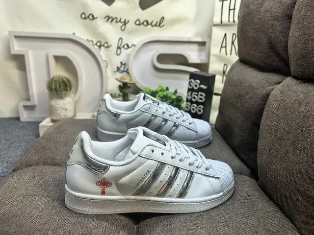 Adidas Superstar White Red Low-Top Shell Toe Lifestyle Sneakers 21