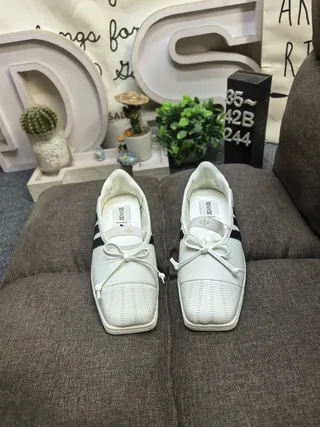 Adidas White Black Laceless Slip-On Three-Stripe Side Panel Lifestyle Sneakers 10
