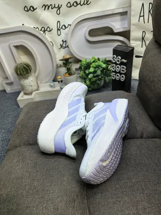 Adidas White Blue Engineered Mesh Upper Speckled Midsole Running Shoes 6